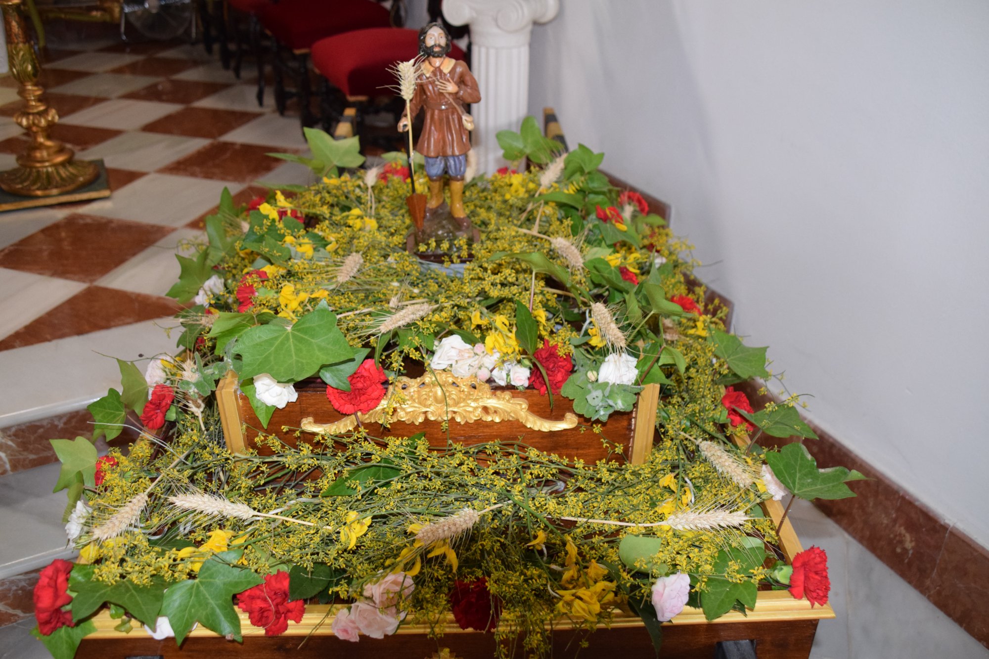 Sección Juvenil - Los pequeños procesionan a San Isidro